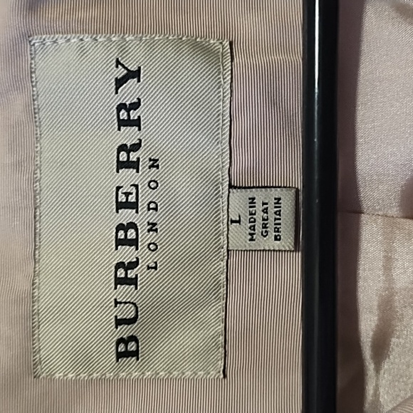 Burberry Trenchcoat - Picture 3 of 11